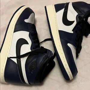 Nike Men's Navy and White High-Top Sneakers